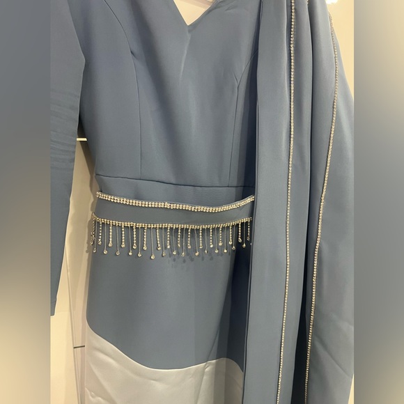 Dresses - Picture 10 of 12